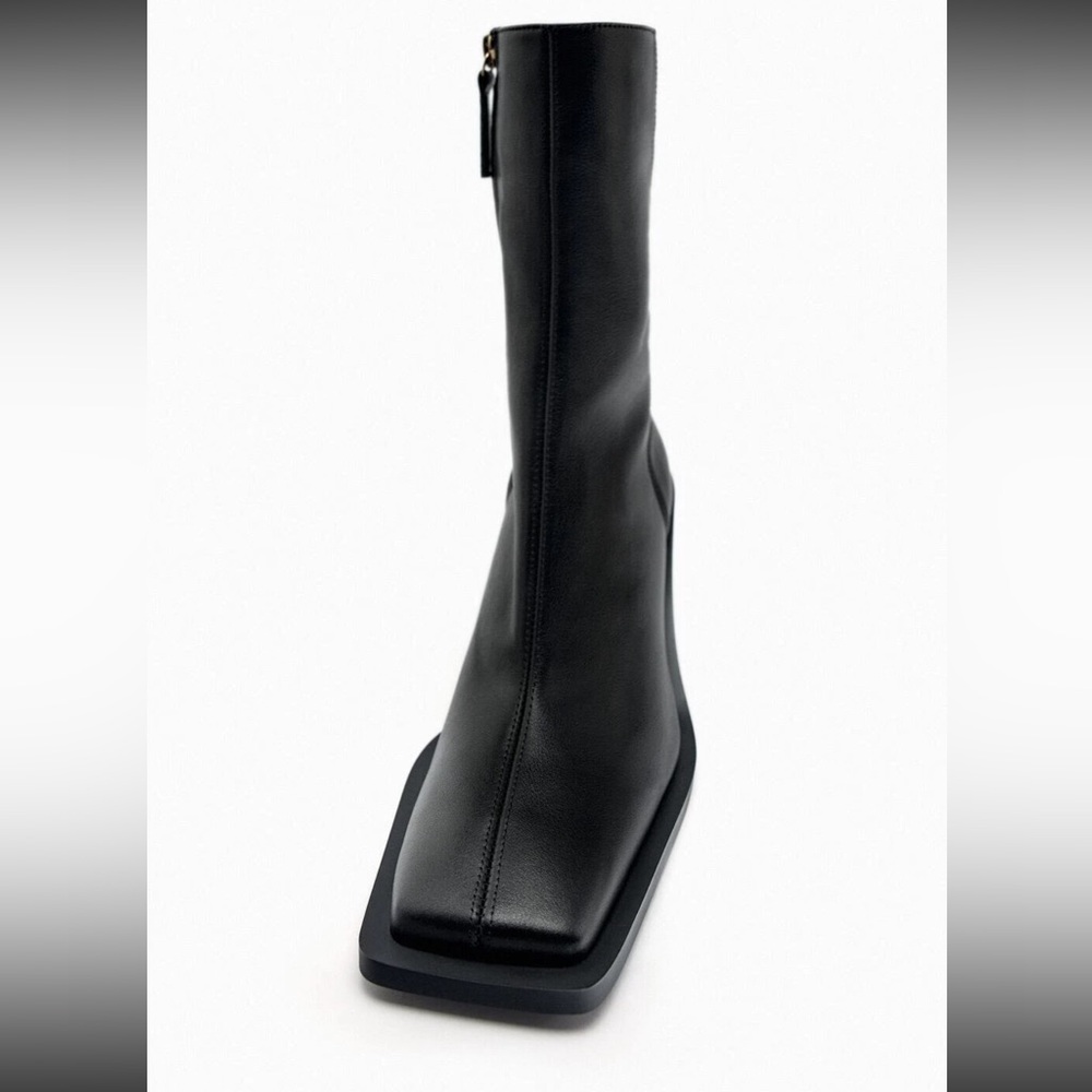 Zara black genuine leather block heel ankle boots Minimal luxe
1213101080039-1 - Picture 7 of 16